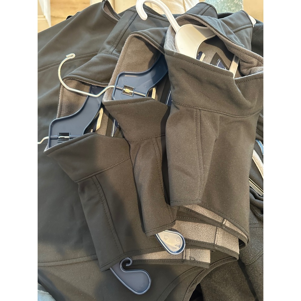 IZOD Mens Softshell Vest Black Water Resistant Fleece Lined Full Zip IZ2150 M - Picture 6 of 6